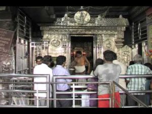 Read more about the article Prescribed procedure to offer worship Lord Saneeswara at Thirunallar Temple